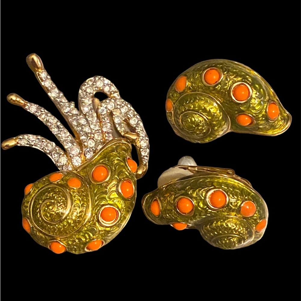 Swarovski snail shell  swan stamped brooch and earring set